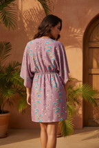 Kimono Lila Floral - Misma Modelo Vista Trasera
